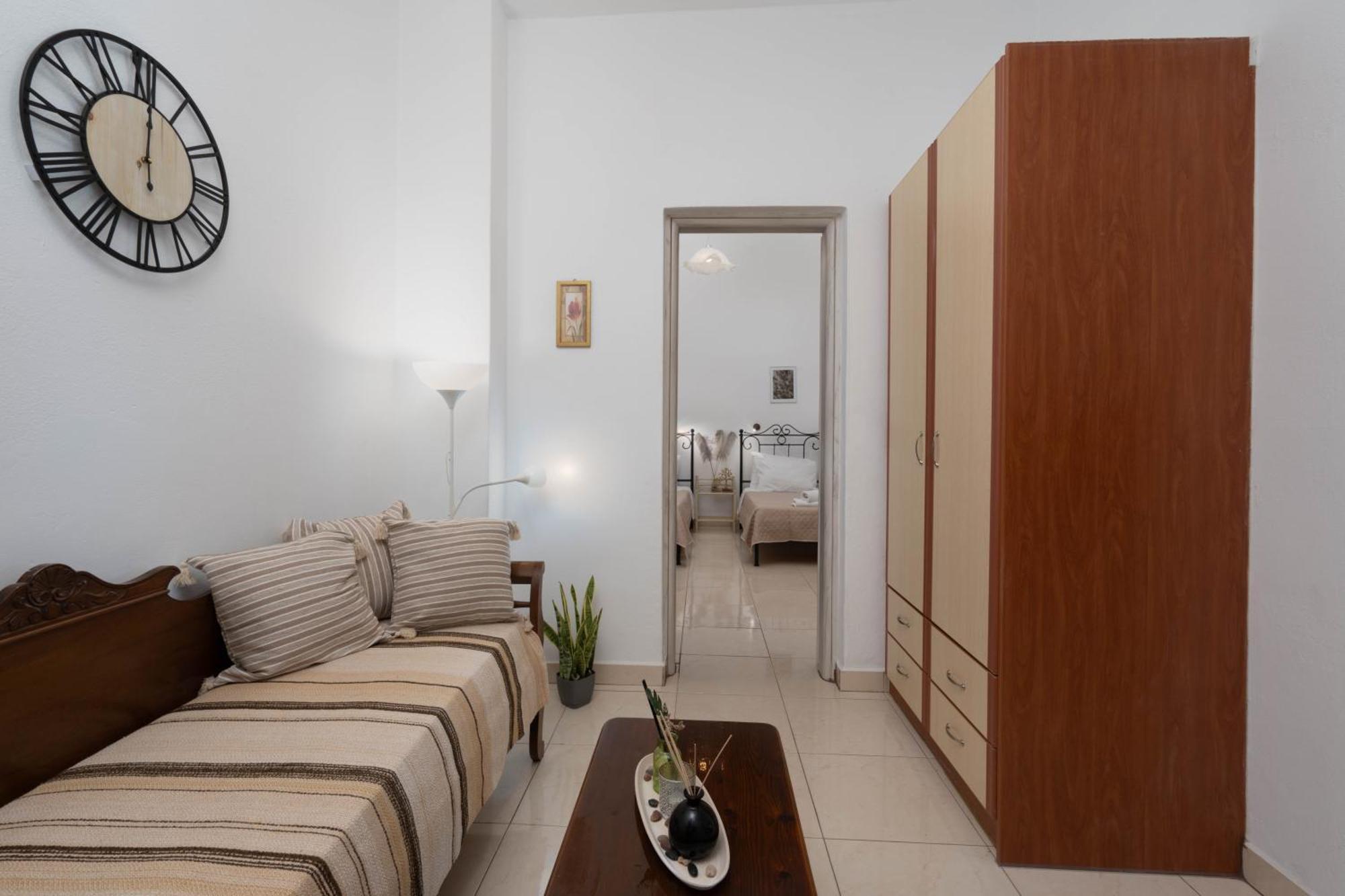 Plethora Homes * Kamari (Santorini)