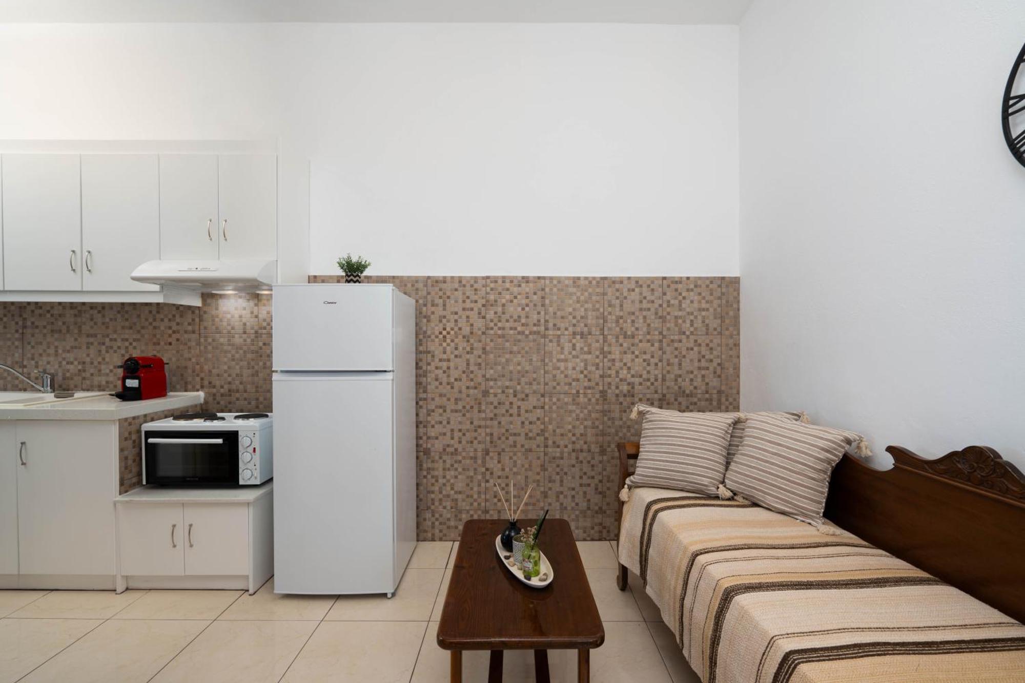 Plethora Homes Apartment Kamari (Santorini)