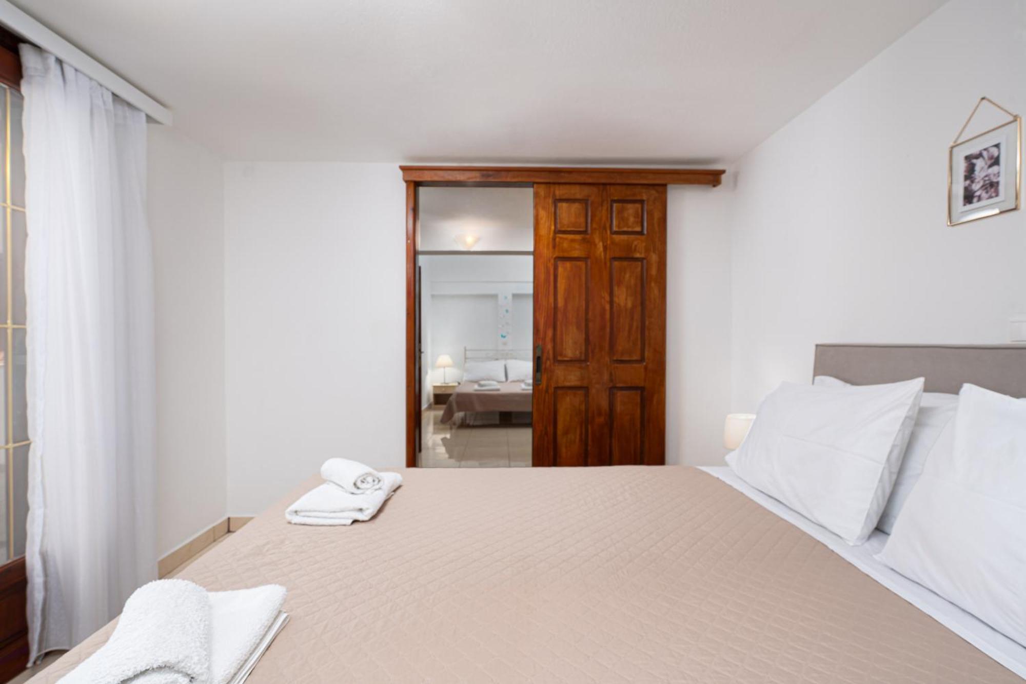 Plethora Homes Apartment Kamari (Santorini)
